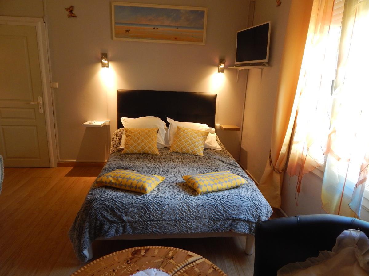 Les Coquillettes Bed & Breakfast Équemauville Eksteriør bilde